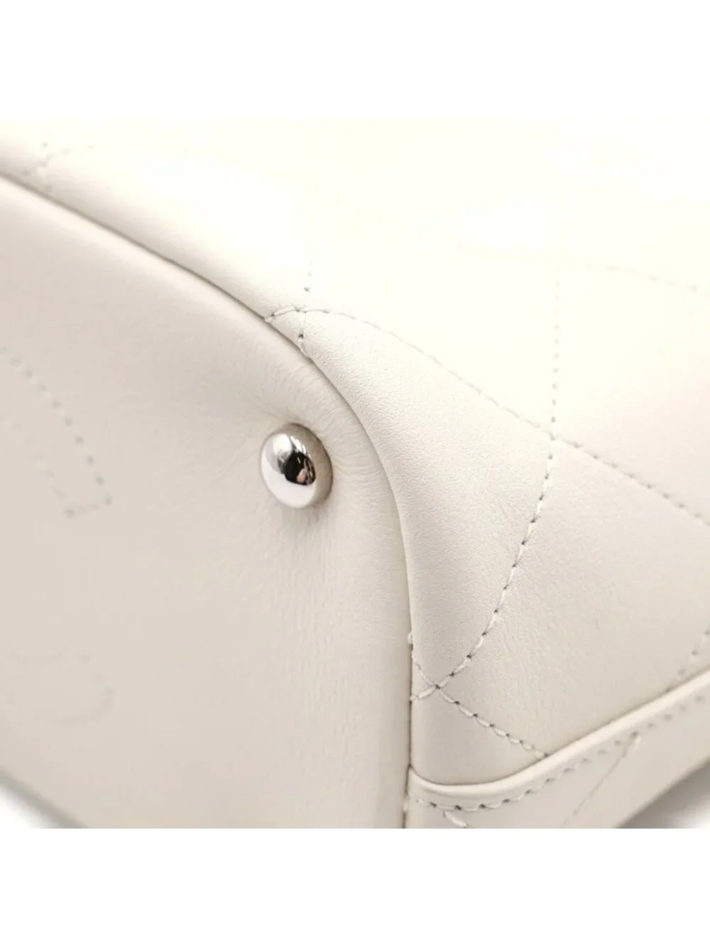 Chanel Quilted CC Logo Leather Bucket Bag 2-Way White 27
